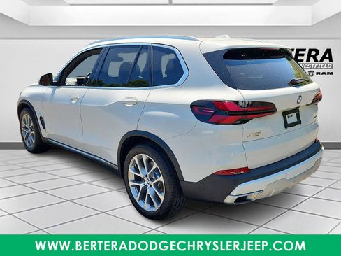 Used 2024 BMW X5 xDrive40i w/ Premium Package AWD/4WD image 4