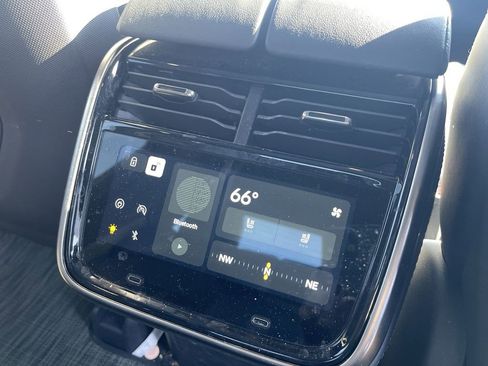 Used 2022 Rivian R1T Launch Edition image 24