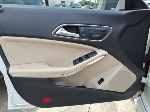 Used 2016 Mercedes-Benz CLA 250 image 14