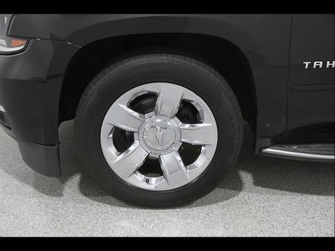 Used 2018 Chevrolet Tahoe Premier AWD/4WD image 25