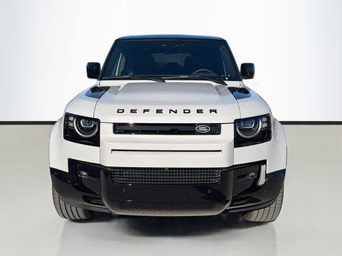 New 2026 Land Rover Defender 130 X-Dynamic SE image 8