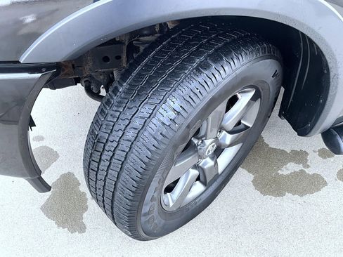 Used 2015 Nissan Titan SV w/ SV Value Truck Package image 25