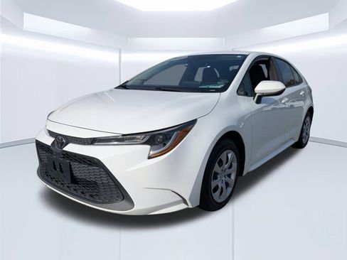 Used 2022 Toyota Corolla LE image 8