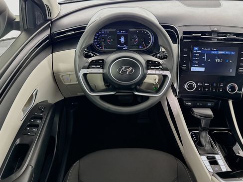 Used 2023 Hyundai Tucson SE FWD image 16