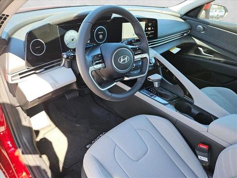 New 2025 Hyundai Elantra Limited image 3