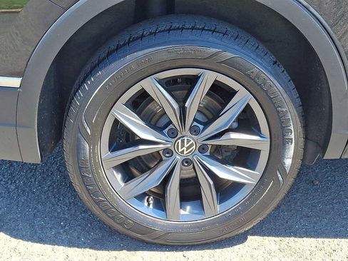 Used 2022 Volkswagen Tiguan SE AWD/4WD image 7