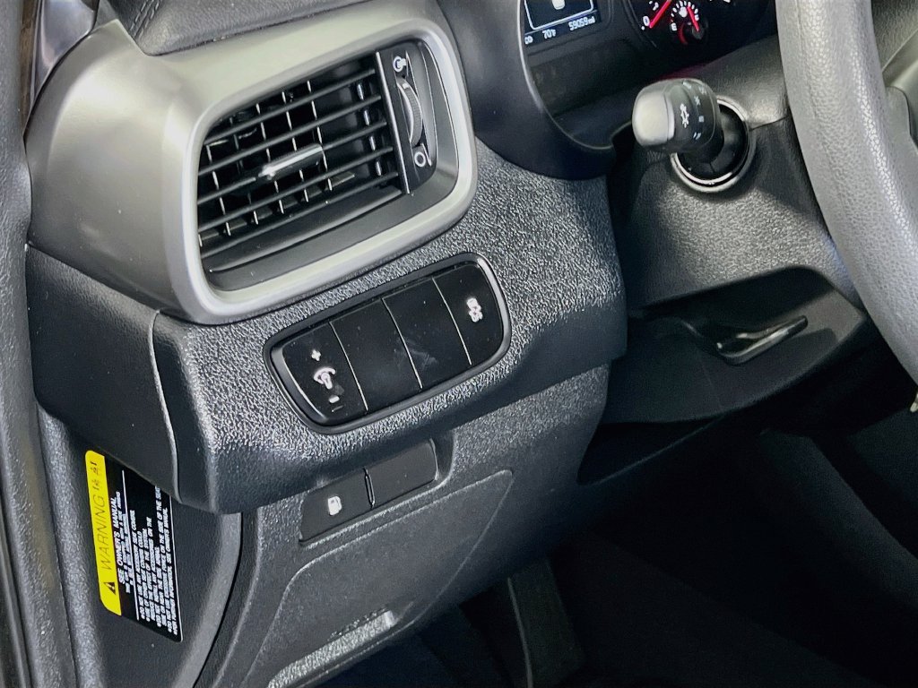 Used 2018 Kia Sorento FWD V6 image 11