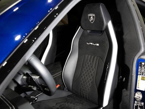 Used 2024 Lamborghini Urus Performante image 42