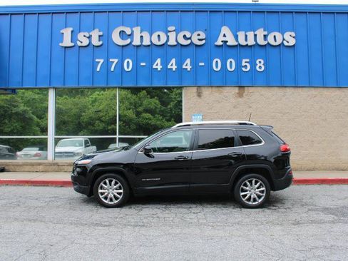 Used 2018 Jeep Cherokee Limited w/ Technology Group FWD image 18