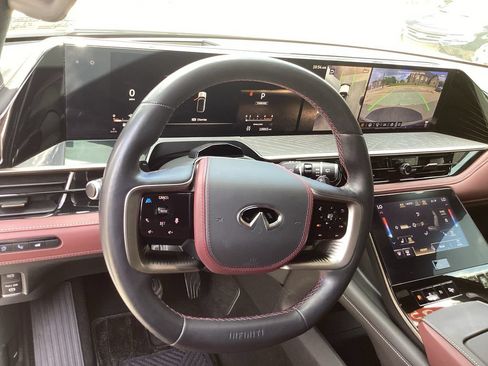 Used 2025 INFINITI QX80 Autograph AWD/4WD image 16