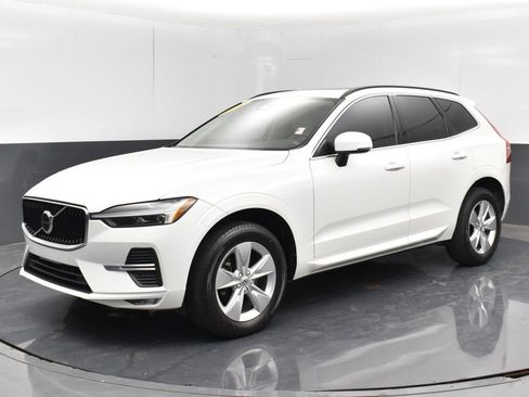 Used 2022 Volvo XC60 B5 Momentum AWD/4WD image 13