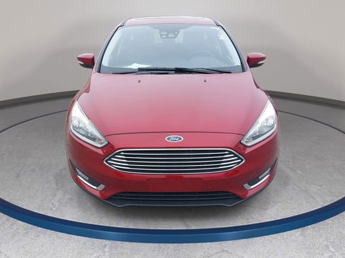 Used 2017 Ford Focus Titanium w/ Titanium Technology Package FWD image 2