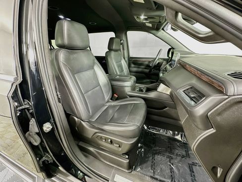 Used 2021 Chevrolet Suburban LT RWD image 34