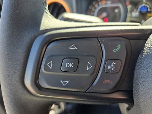 Used 2025 Jeep Gladiator Mojave w/ Convenience Group image 32