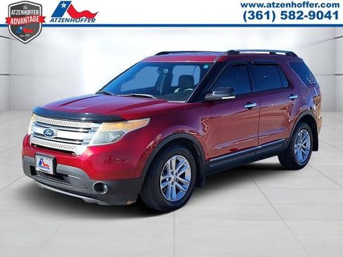 Used 2013 Ford Explorer XLT image 3