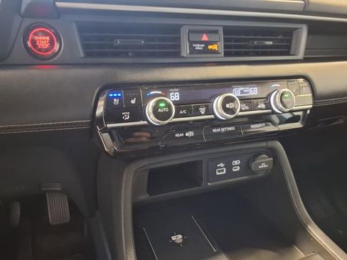Used 2024 Honda Pilot Elite image 12