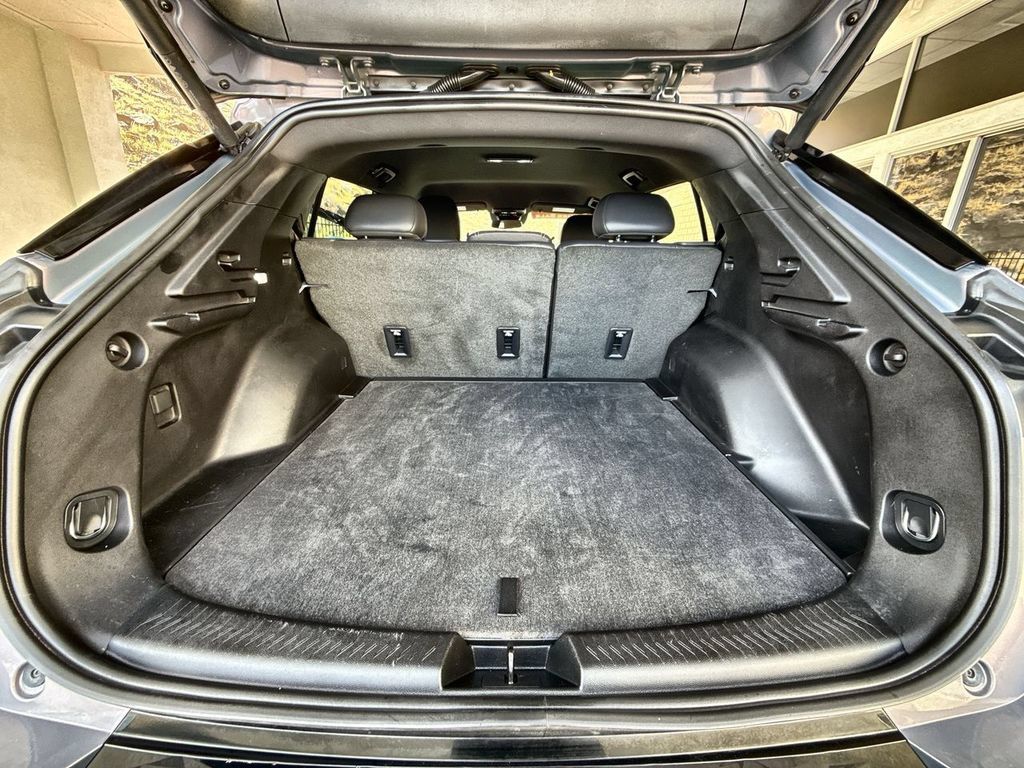 Used 2024 Chevrolet Equinox EV RS FWD image 25