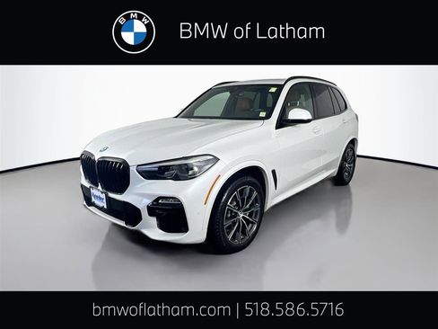 Used 2021 BMW X5 xDrive40i w/ M Sport Package image 1