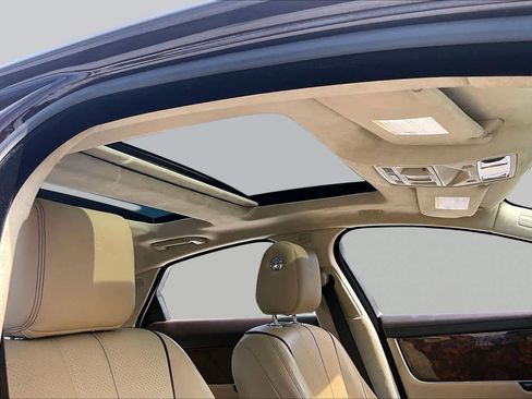 Used 2013 Jaguar XJ RWD image 13