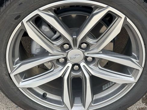 Used 2022 Cadillac XT4 Premium Luxury w/ Enhanced Visibility Package image 10