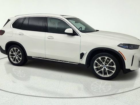 Used 2025 BMW X5 xDrive50e AWD/4WD image 8
