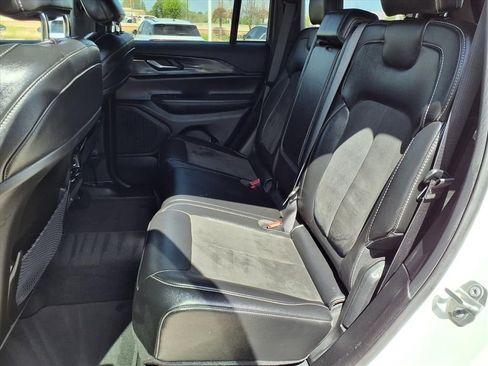 Used 2023 Jeep Grand Cherokee Altitude AWD/4WD image 25