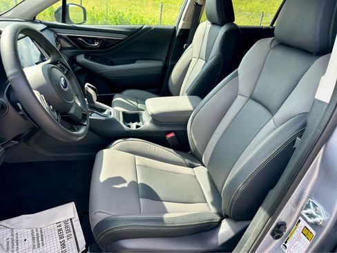 Used 2025 Subaru Outback Onyx Edition AWD/4WD image 12