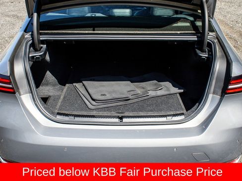 Used 2024 BMW 540i xDrive AWD/4WD image 17