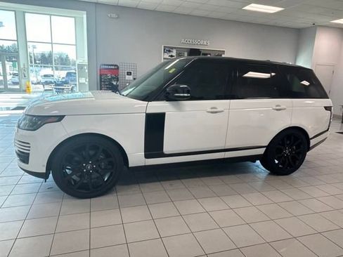 Used 2018 Land Rover Range Rover Supercharged image 3