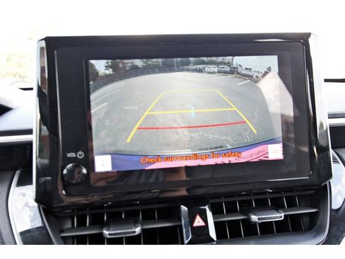 Used 2024 Toyota Corolla Cross XLE image 26