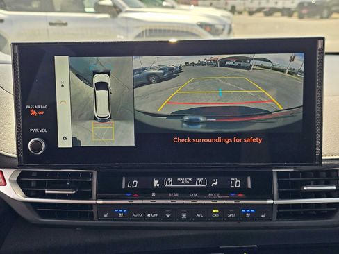 Certified 2025 Toyota Sienna Platinum AWD/4WD image 28