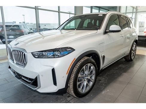 New 2026 BMW X5 xDrive50e w/ Premium Package image 43