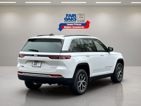 New 2025 Jeep Grand Cherokee Limited w/ Luxury Tech Group II image 8
