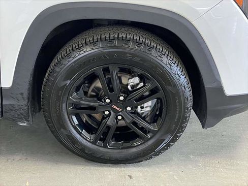 Used 2022 GMC Terrain AT4 w/ Infotainment Package II image 8