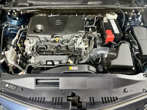 Used 2019 Toyota Camry XSE FWD image 28