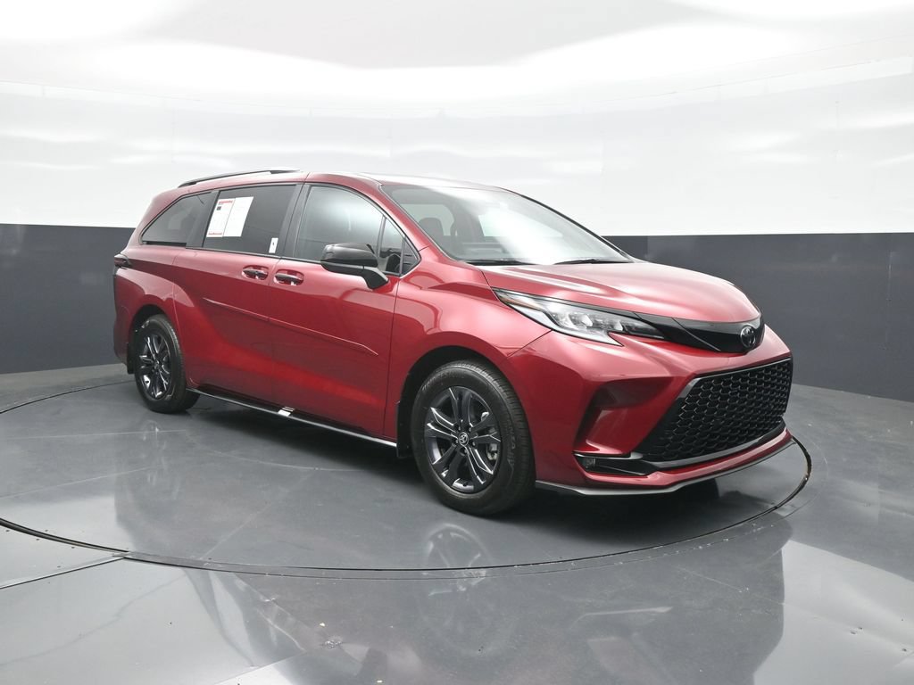 Used 2026 Toyota Sienna XSE AWD/4WD image 1