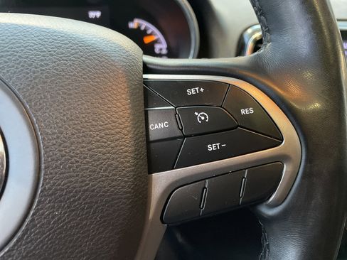 Used 2020 Jeep Grand Cherokee Limited AWD/4WD image 21