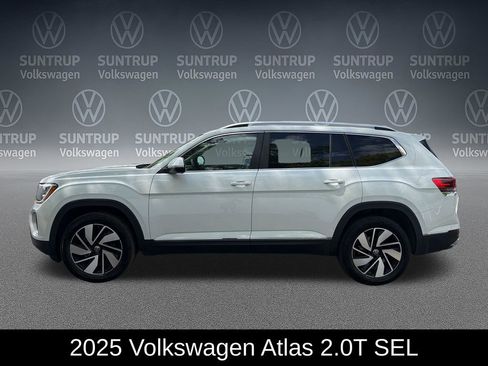 Used 2025 Volkswagen Atlas SEL AWD/4WD image 2