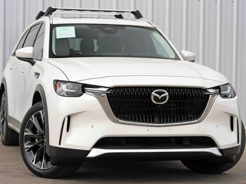 Used 2025 MAZDA CX-90 Plug-In Hybrid w/ Premium Plus image 4