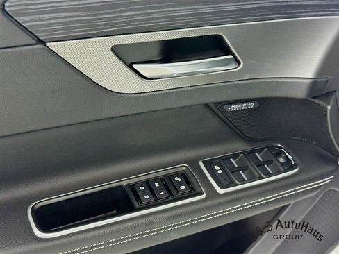 Used 2020 Jaguar XF S image 23