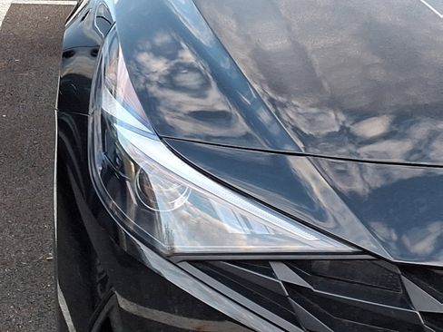 Used 2023 Hyundai Elantra SEL w/ Convenience Package image 9