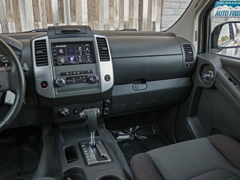 Used 2010 Nissan Xterra Off-Road image 16