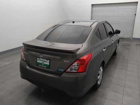 Used 2016 Nissan Versa SV FWD image 7