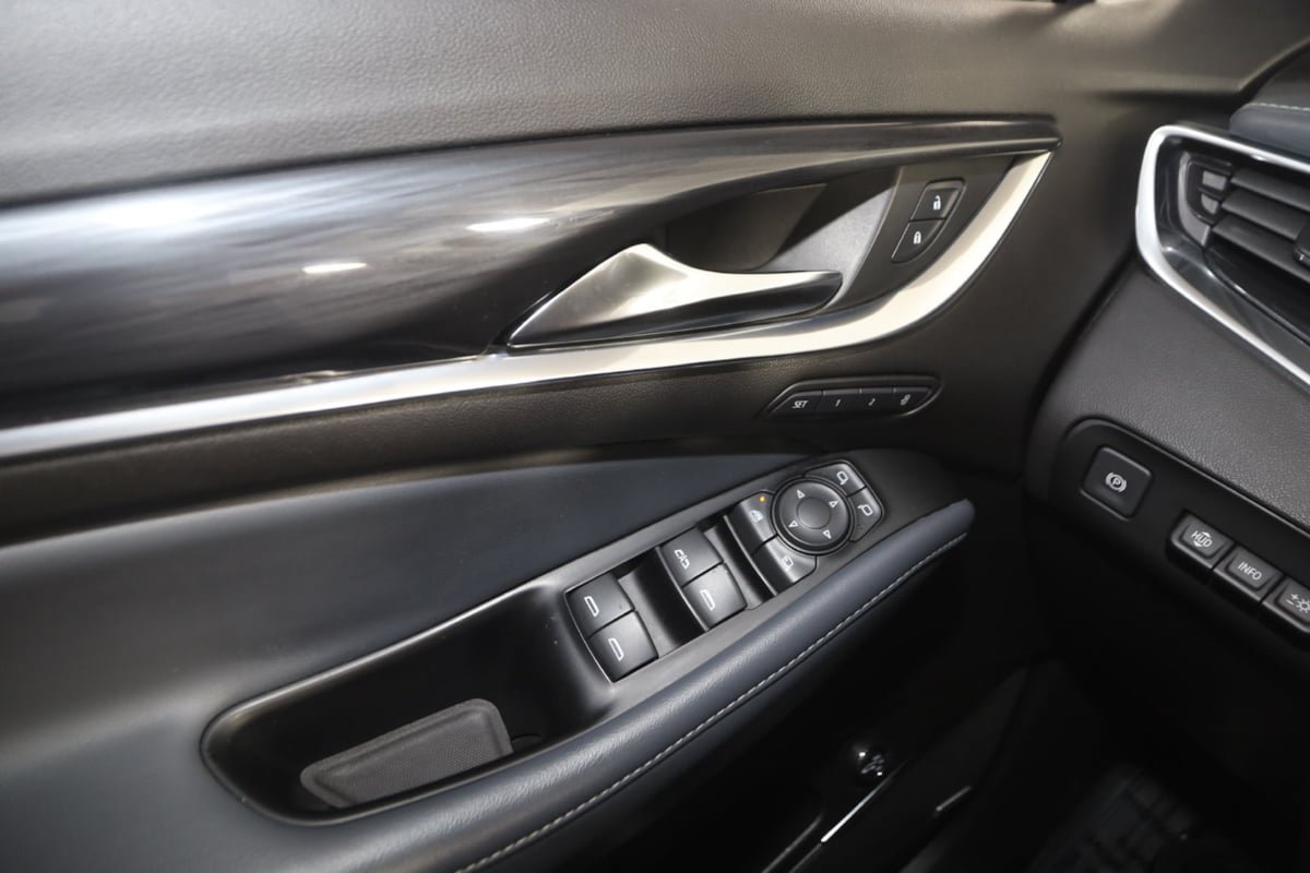 Used 2024 Buick Enclave Premium FWD image 27