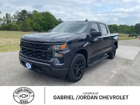 Used 2022 Chevrolet Silverado 1500 Custom image 1