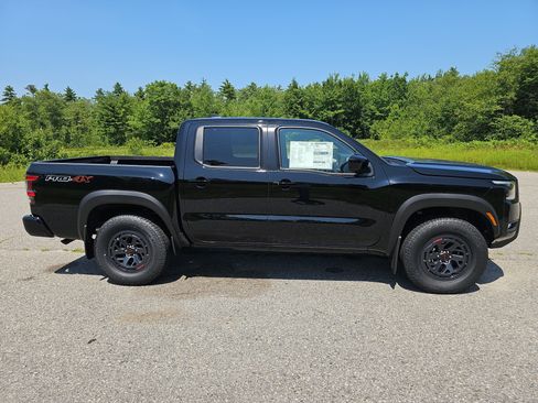New 2026 Nissan Frontier PRO-4X w/ Tow Package AWD/4WD image 8