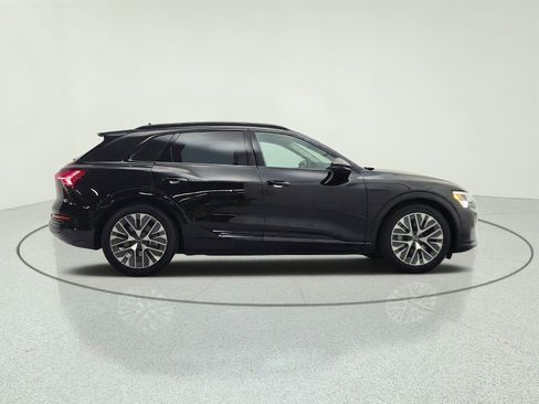 Used 2024 Audi Q8 e-tron Premium Plus w/ Premium Plus Package AWD/4WD image 4