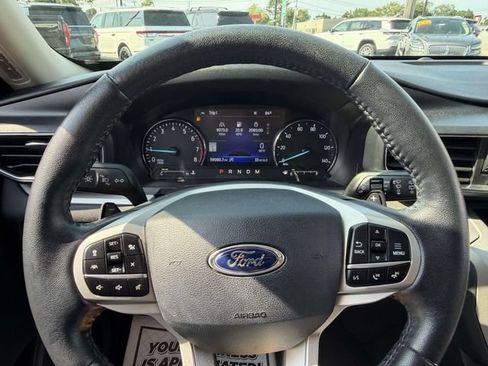 Used 2021 Ford Explorer XLT w/ Equipment Group 202A AWD/4WD image 28