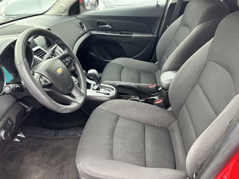 Used 2016 Chevrolet Cruze LT image 8