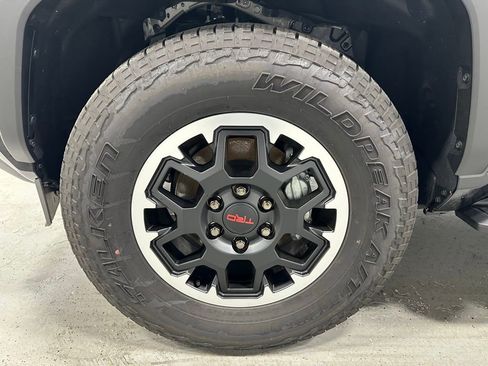 Used 2025 Toyota 4Runner TRD Off-Road image 62